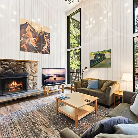 Ellis Peak Retreat - Hot Tub, Wood Fireplace, Close To Tahoe City & Dining